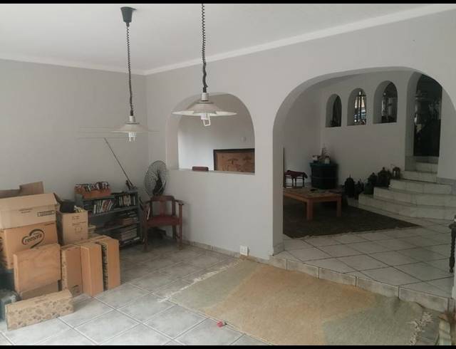 4 BEDROOM HOUSE FOR SALE IN FLORAUNA